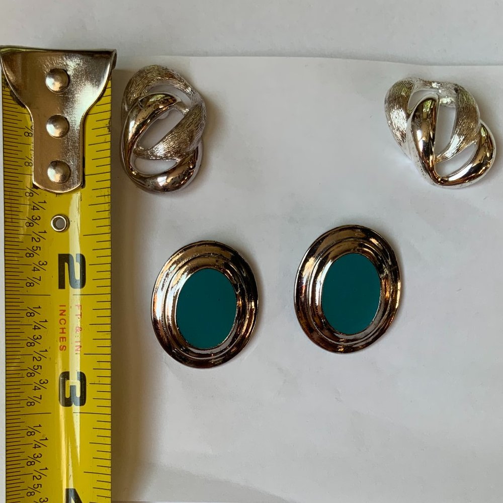 Two pair of earrings; Silver toned entwined circles & teal oval with silver tone - Picture 2 of 3